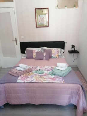 House Romantic R/C left